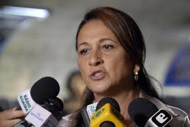Senadora Kátia Abreu diz que invasões de terras indígenas é movimento organizado por uma minoria radical